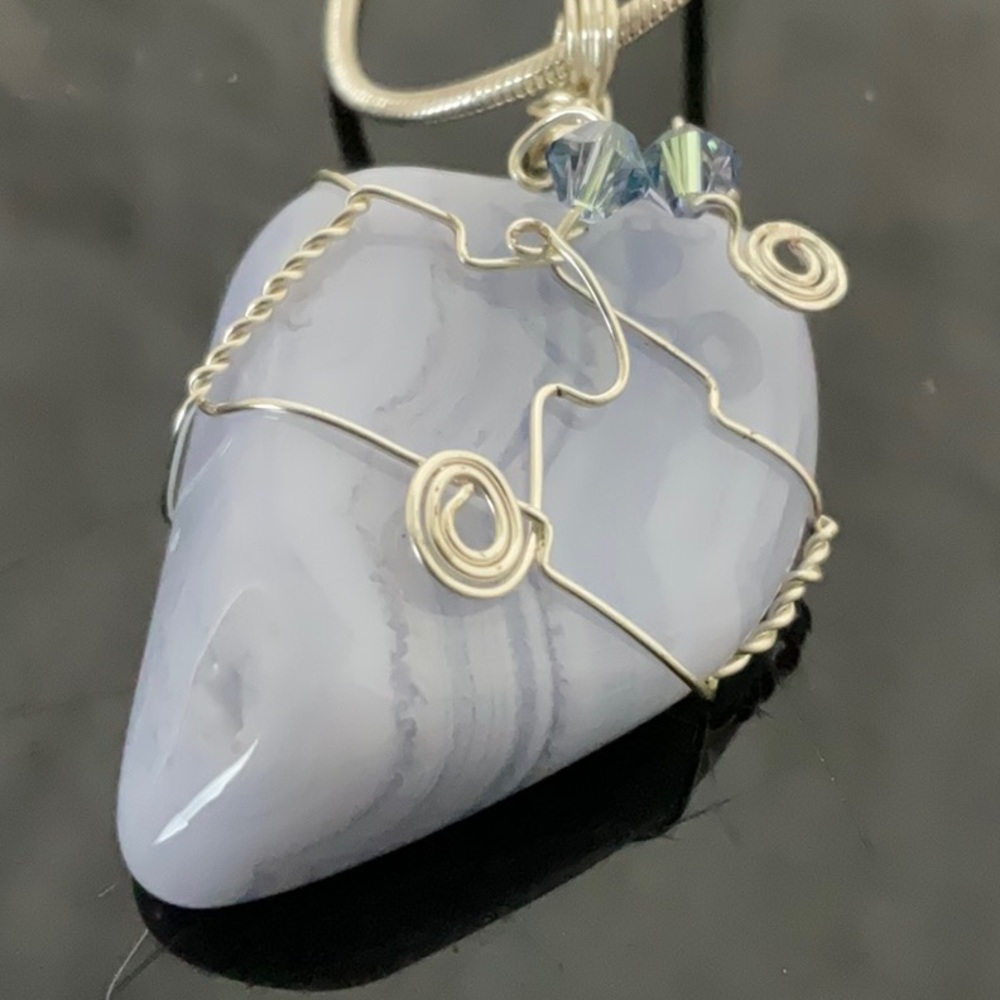 18” Italian Sterling Silver Necklace With Lacy Lavender Agate Pendant - Picture 5 of 7